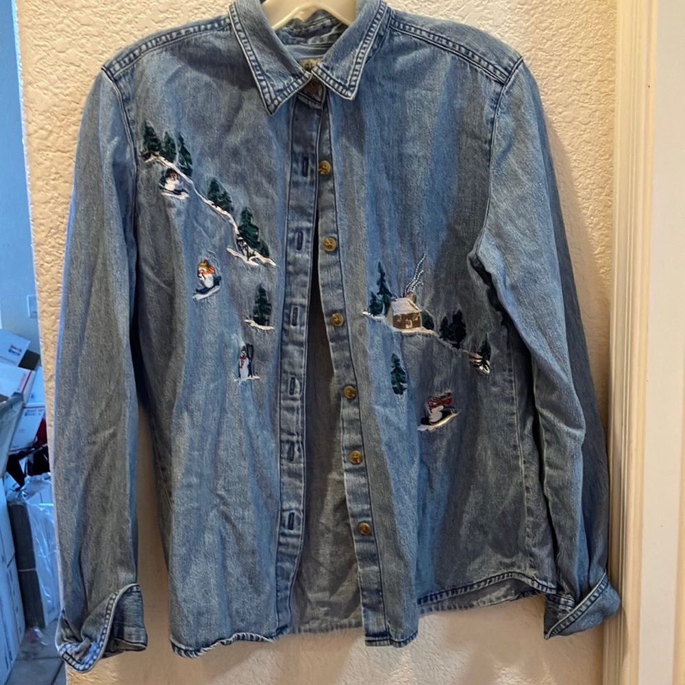 FINAL MARKDOWN Classic elements embroidered blouse medium